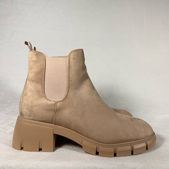 NEW Carcuume Women’s Lug Sole Chelsea Platform Boot Size 9.5 - Picture 4 of 11